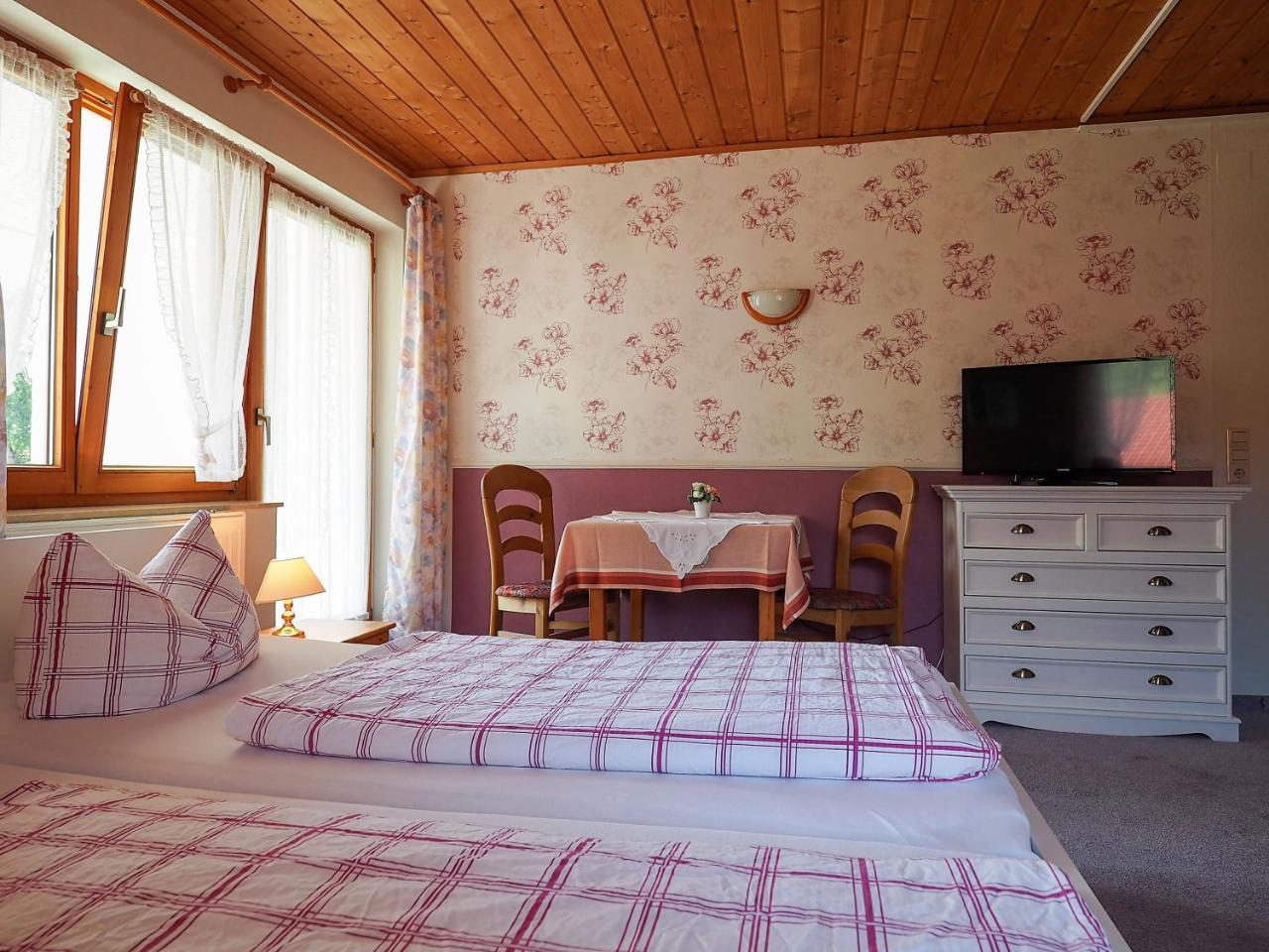 Landgasthof Zum Schwarzen Grat Isny im Allgäu Exterior foto